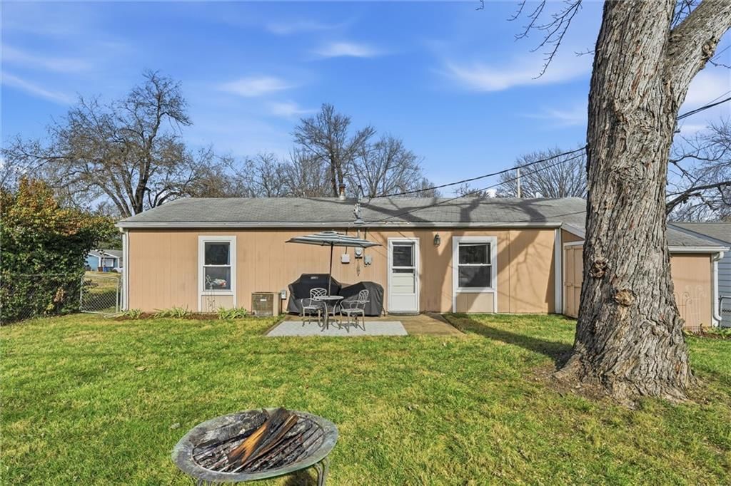 1829 Brook Street — photo 29