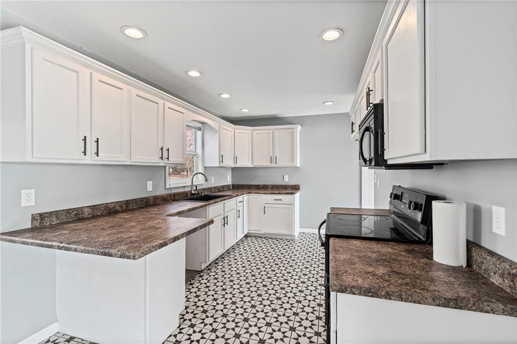 514 SW 3rd St Terrace — photo 8