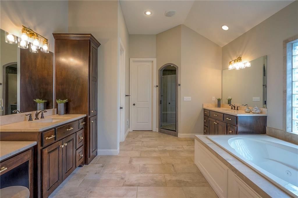 10502 N Willow Avenue — photo 37
