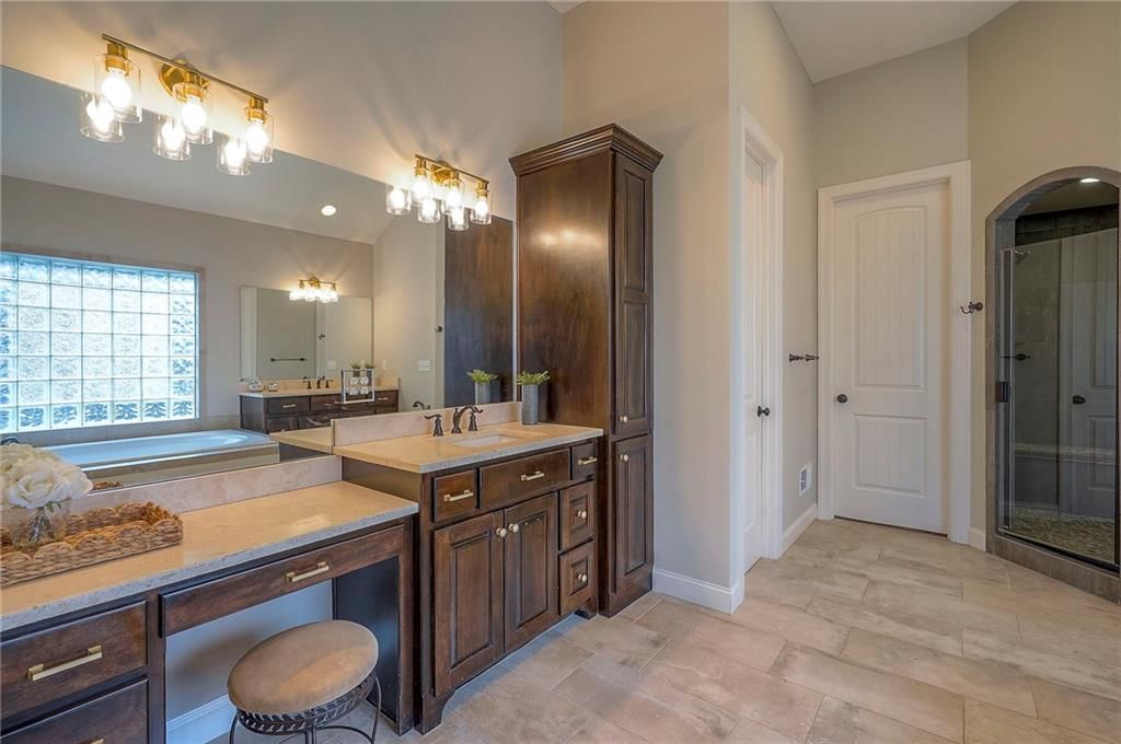10502 N Willow Avenue — photo 38