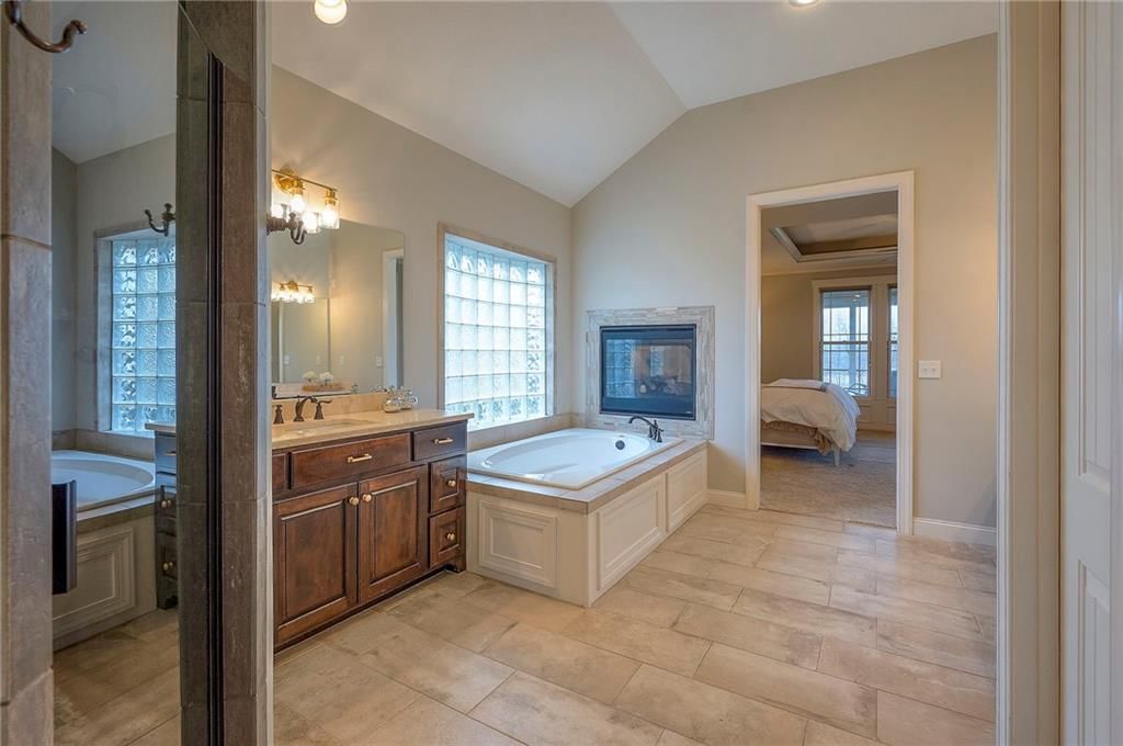 10502 N Willow Avenue — photo 41