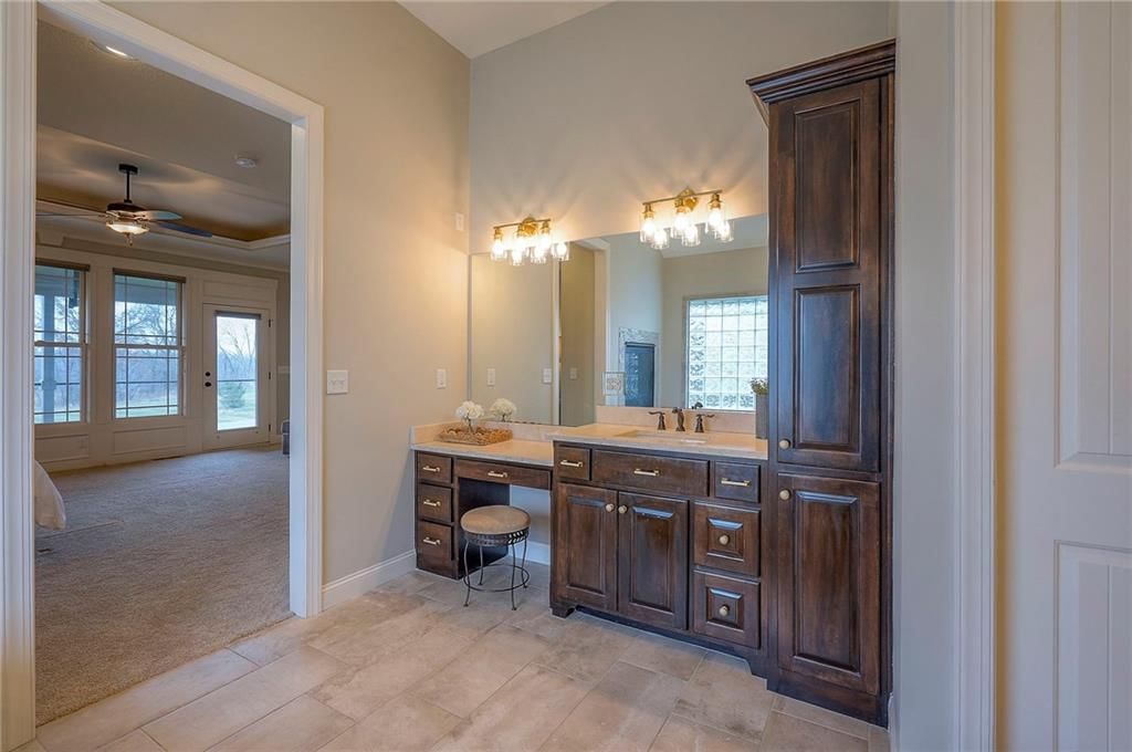 10502 N Willow Avenue — photo 42