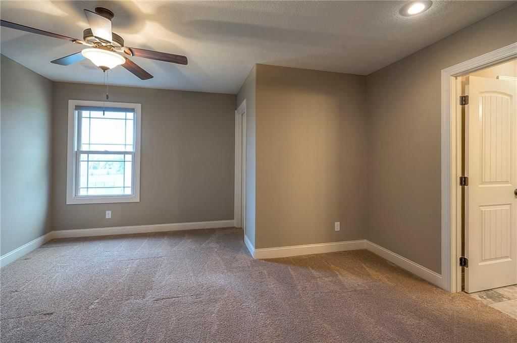 10502 N Willow Avenue — photo 46