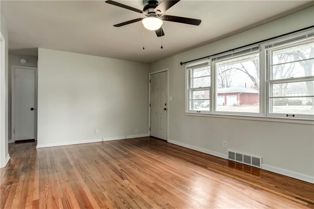 5333 Outlook Street — photo 14