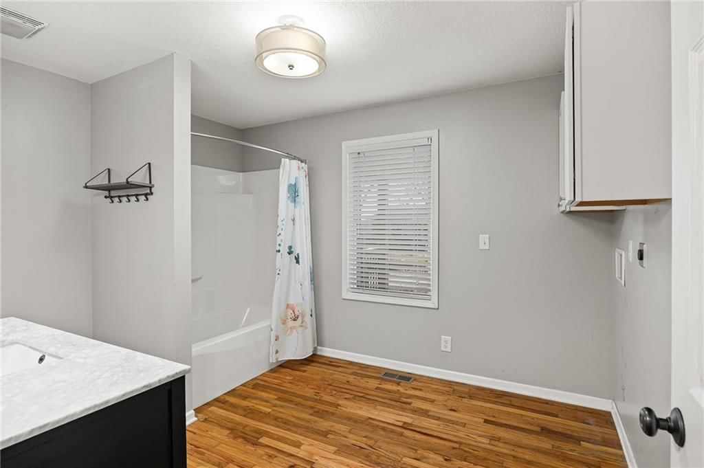 1003 Shelton Street — photo 10