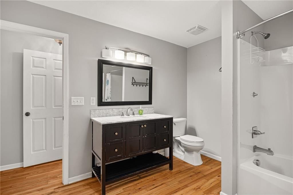 1003 Shelton Street — photo 11