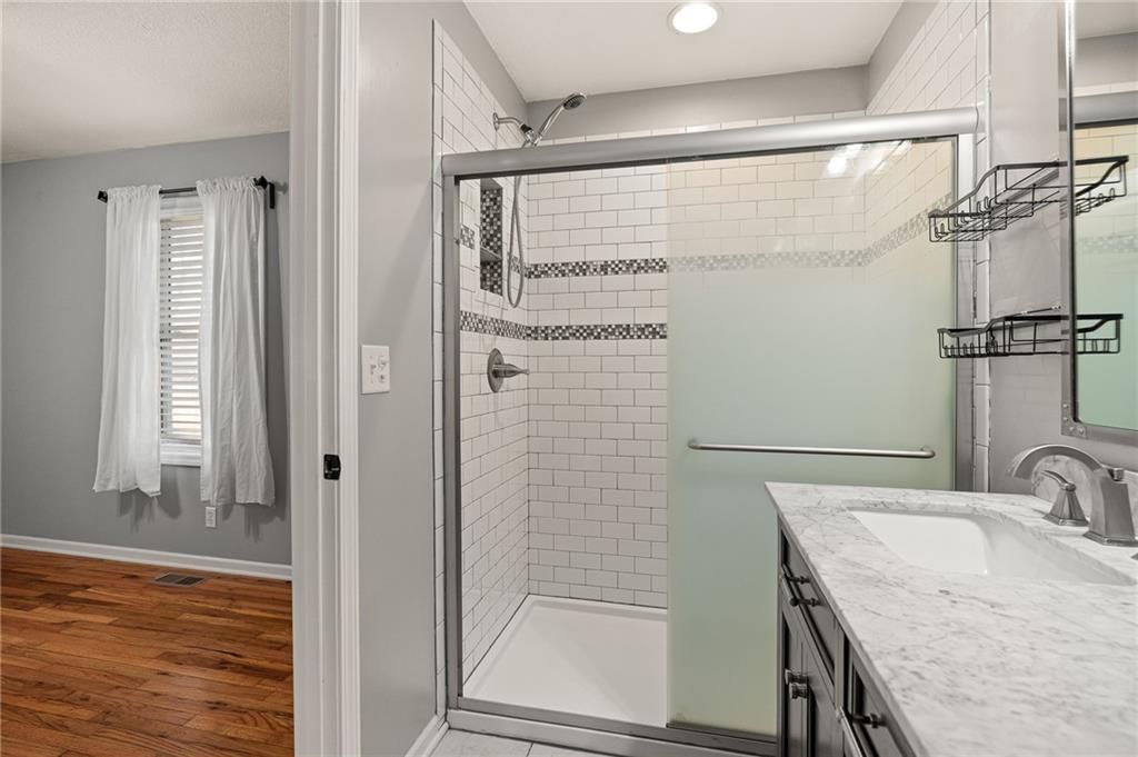 1003 Shelton Street — photo 16