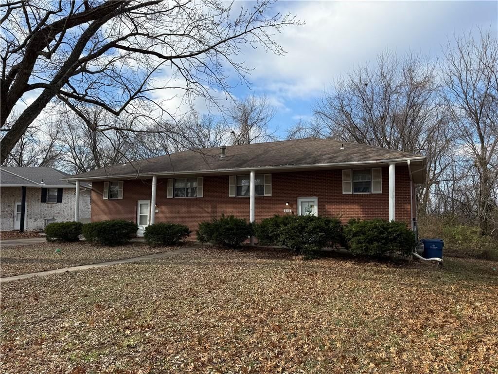 2910 N River Terrace, Independence, MO
