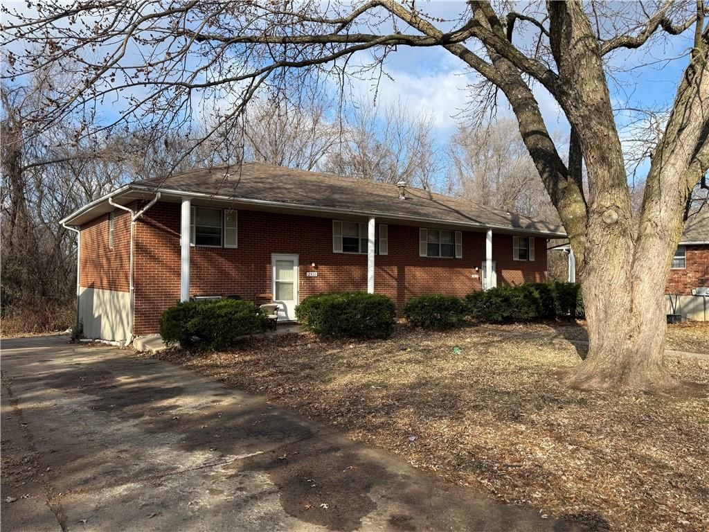 2910 N River Terrace — photo 3