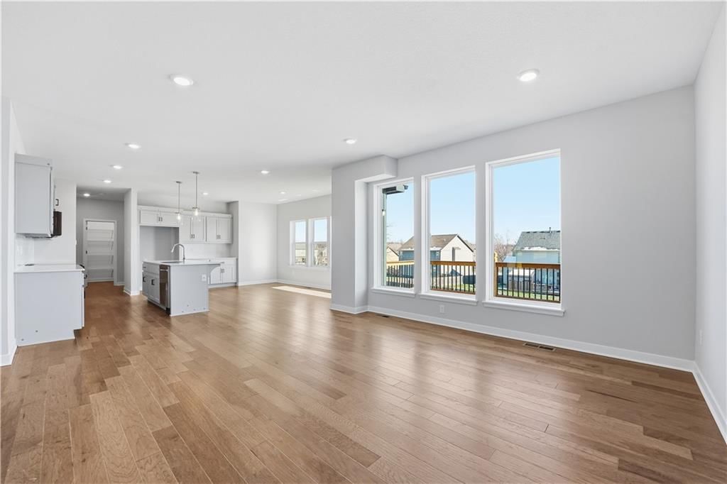 409 Woodview Drive — photo 6