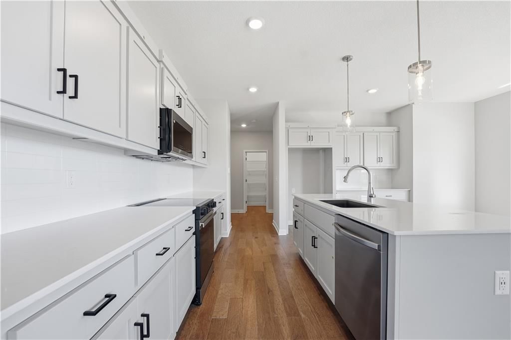 409 Woodview Drive — photo 11