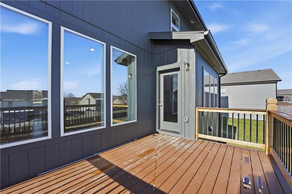 409 Woodview Drive — photo 18