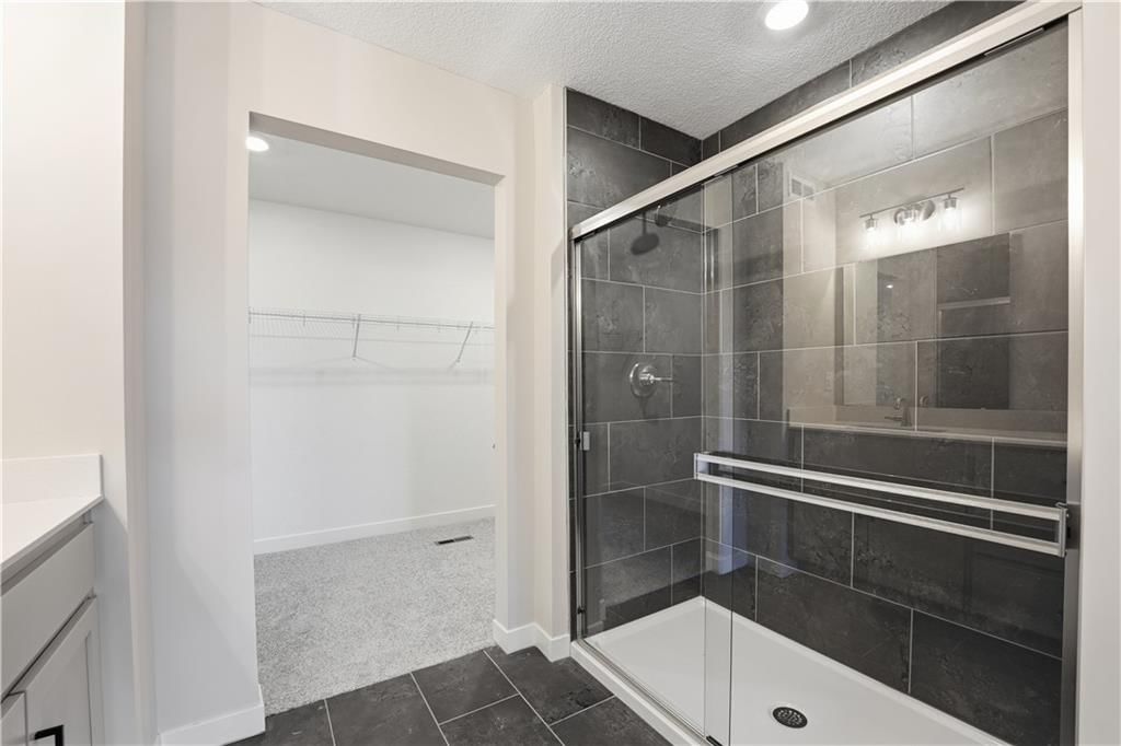 409 Woodview Drive — photo 32