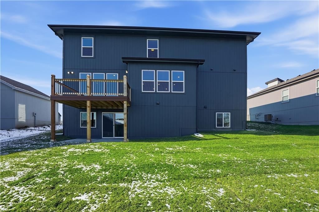 409 Woodview Drive — photo 37