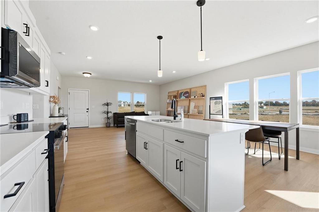 411 Woodview Drive — photo 12