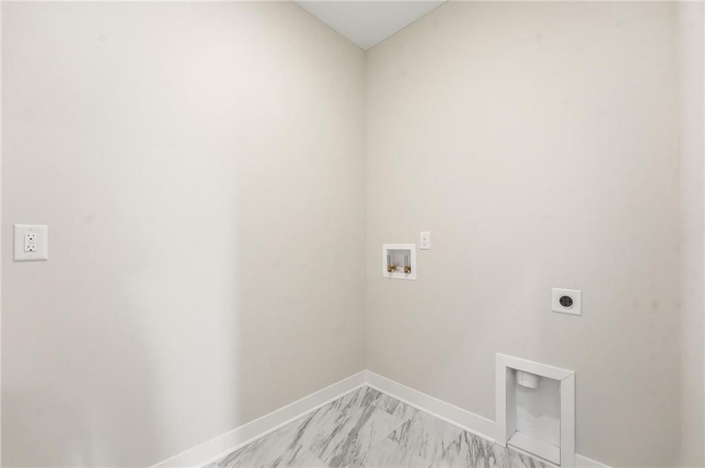 411 Woodview Drive — photo 15