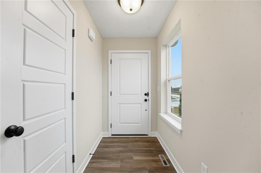 1304 SE Windbreak Drive — photo 4