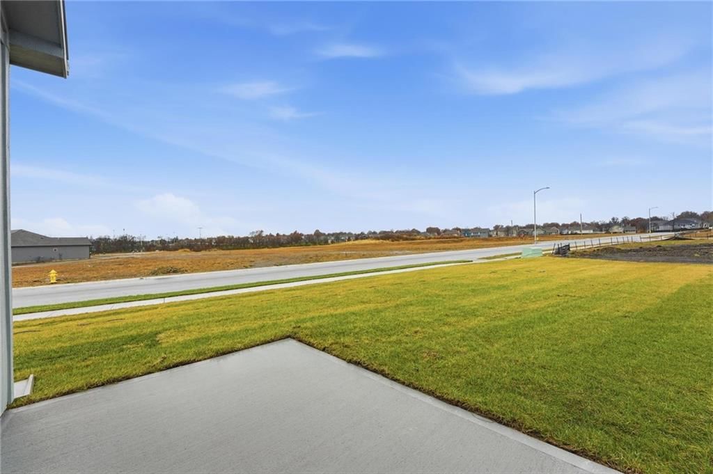 1304 SE Windbreak Drive — photo 28
