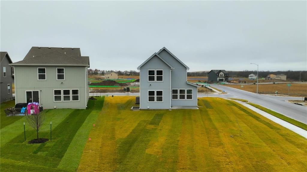 1304 SE Windbreak Drive — photo 32