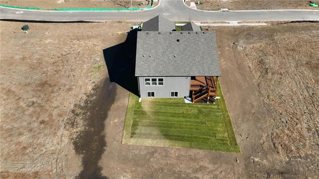 1432 SE Silo Street — photo 32