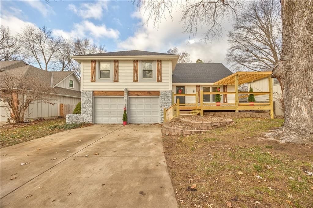 10036 Wedd Drive, Overland Park, KS