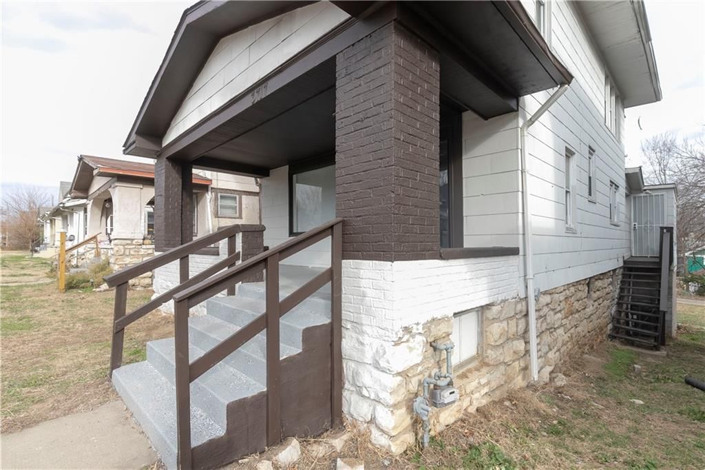 3717 Indiana Avenue — photo 2