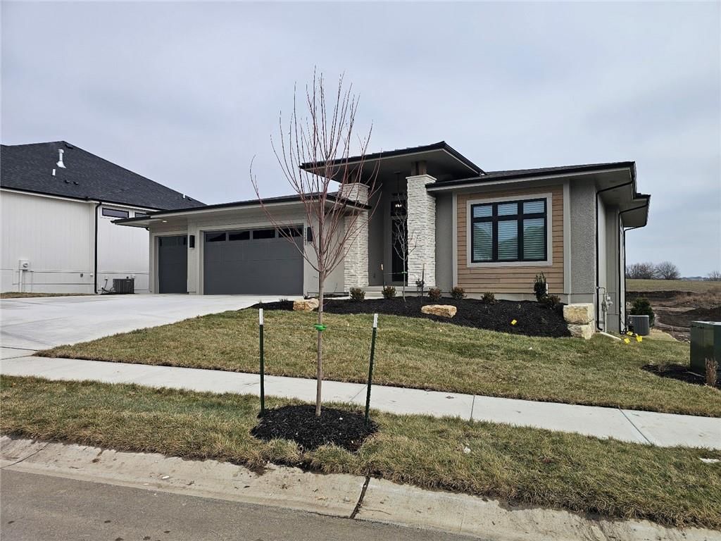 11245 S Sunray Drive — photo 2