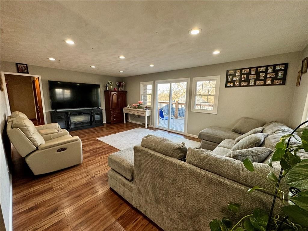 5948 Richmond Avenue — photo 8
