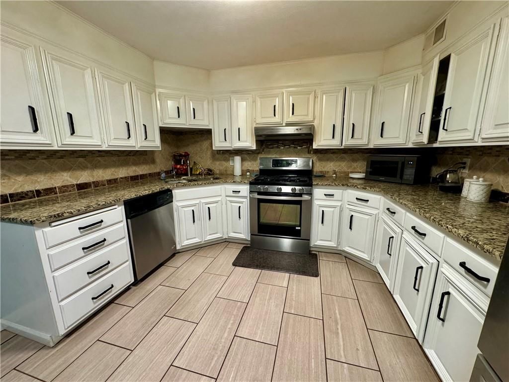 5948 Richmond Avenue — photo 24