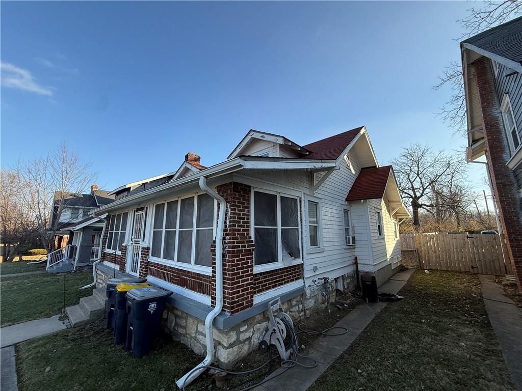 2215 E Meyer Boulevard — photo 5