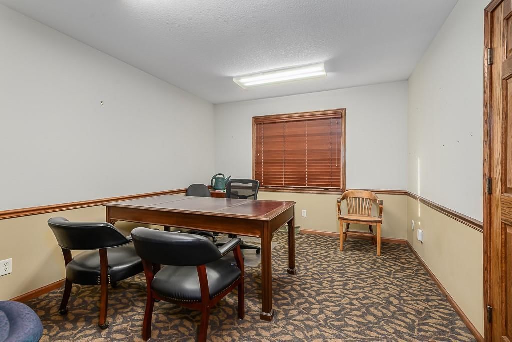9340 Parallel Parkway — photo 10