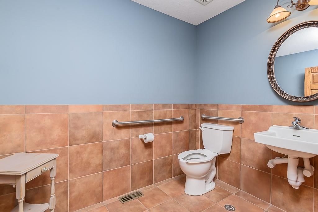 9340 Parallel Parkway — photo 18