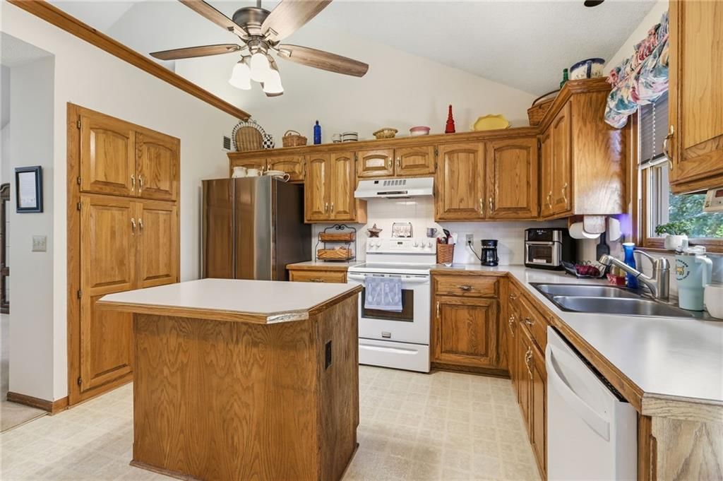 12336 S Albervan Street — photo 7