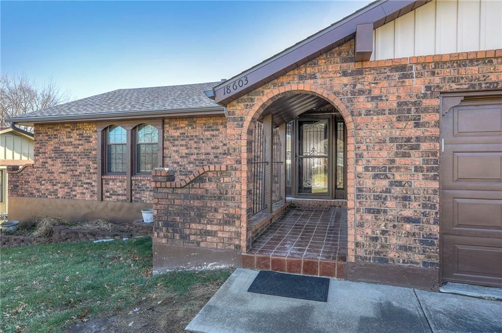 18603 E Hanthorn Drive — photo 2