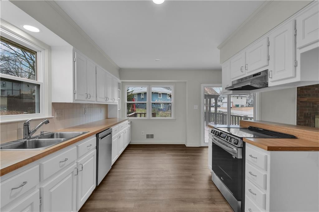 422 Sunset Drive — photo 13