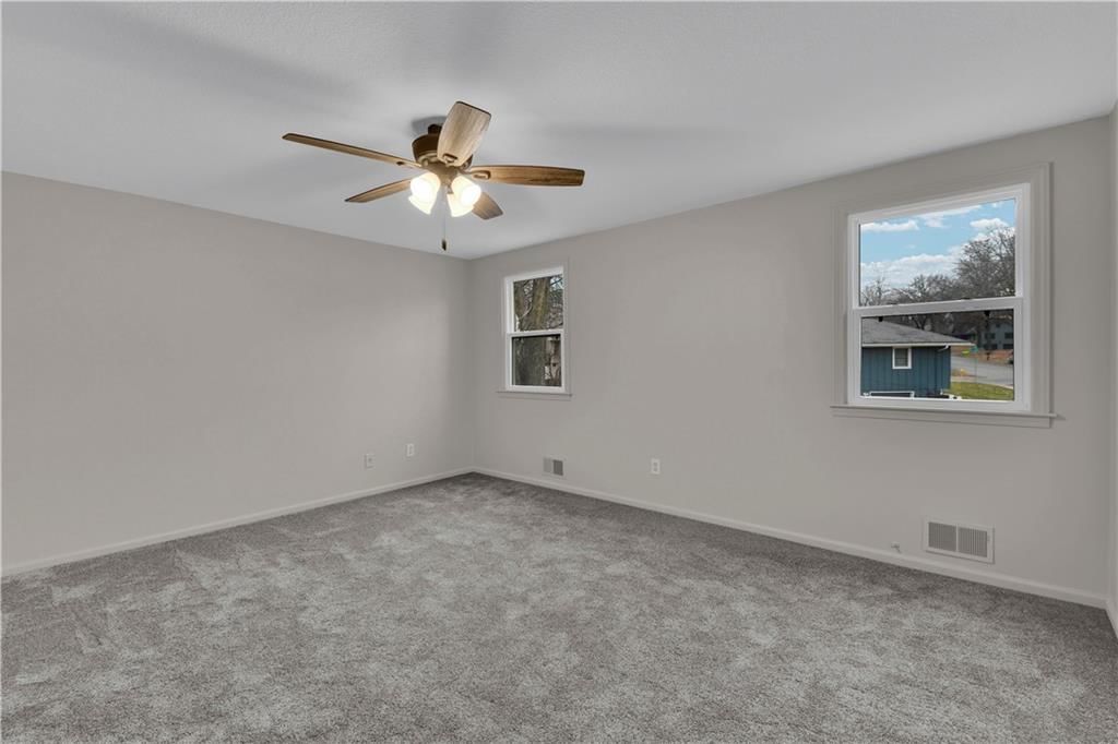 422 Sunset Drive — photo 28
