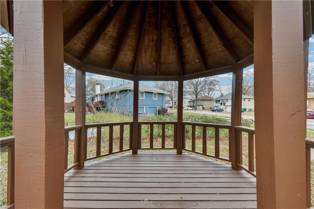 422 Sunset Drive — photo 36