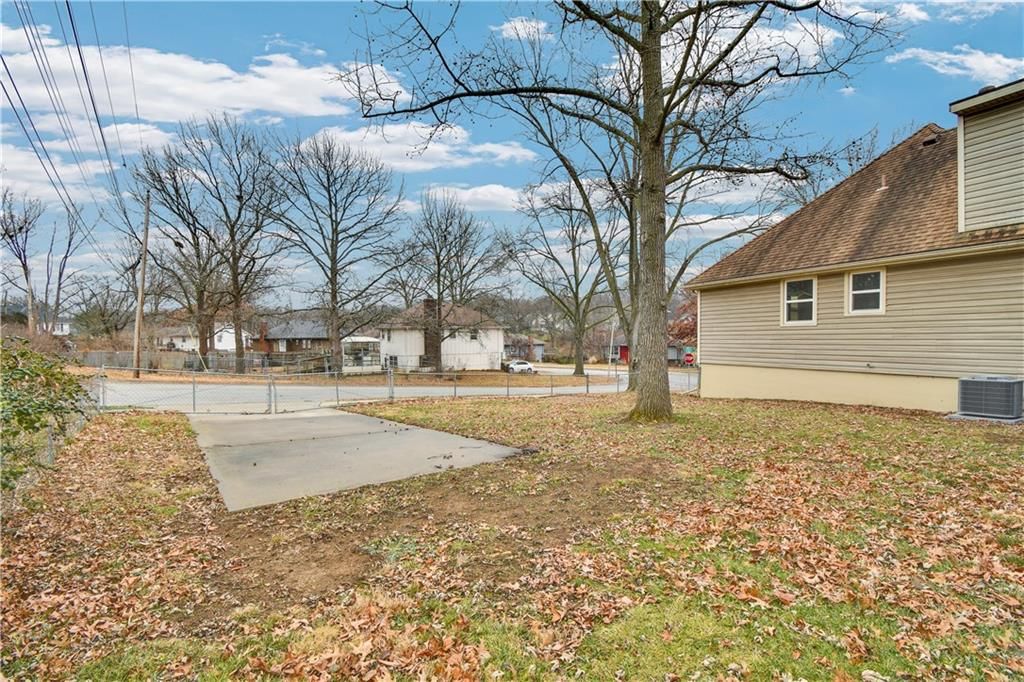 422 Sunset Drive — photo 38