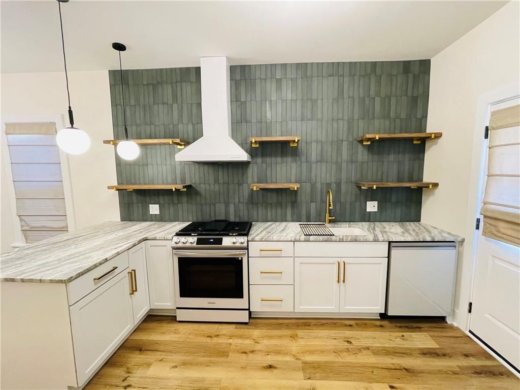 232 N 6th Street — photo 2