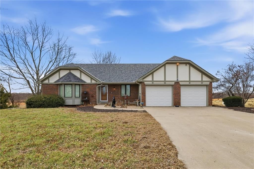 26418 S Freedom Road, Harrisonville, MO