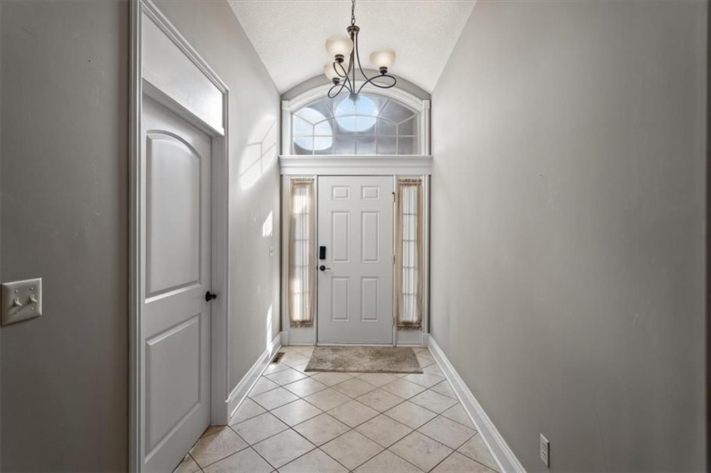 1208 SW Neelie Lane — photo 2