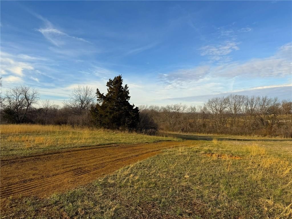 1036 E 1700 Road — photo 38