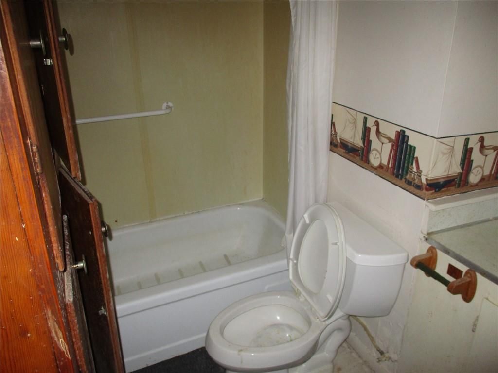 305 W Maple Street — photo 11