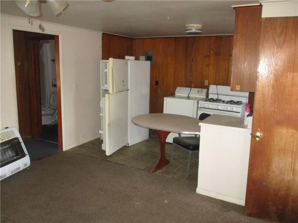 305 W Maple Street — photo 16