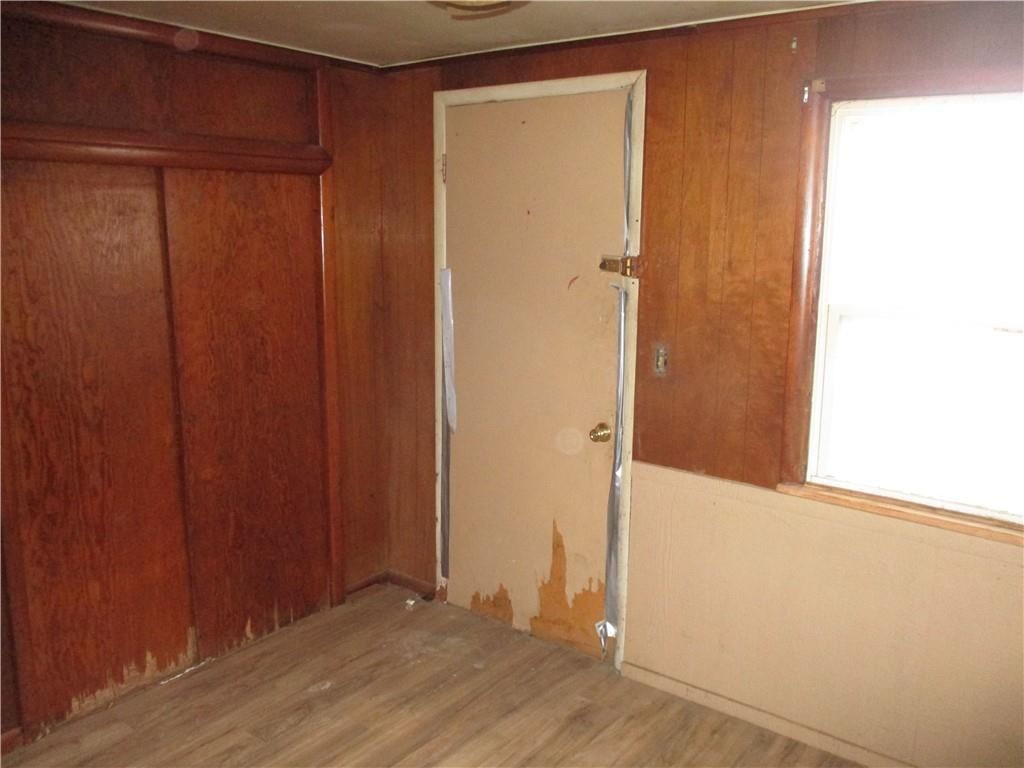 305 W Maple Street — photo 18