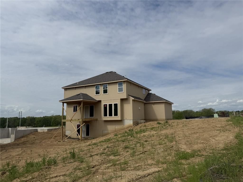 10516 N Wayne Avenue — photo 2