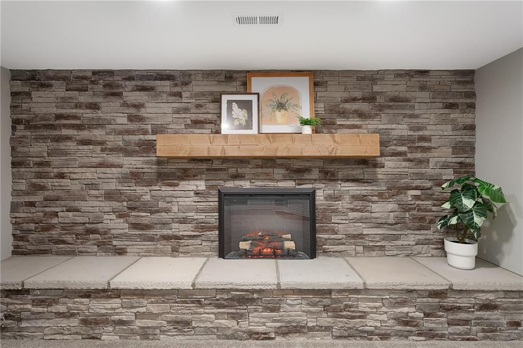 8565 Wycoff Drive — photo 17