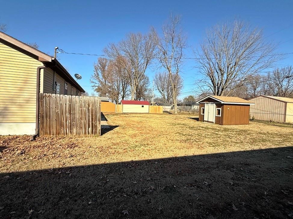 1509 S Vernon Street — photo 32