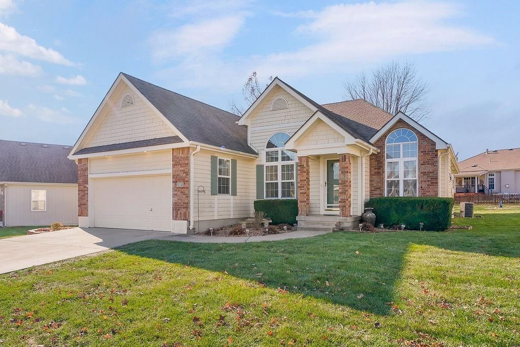 614 Meadowlark Drive — photo 2