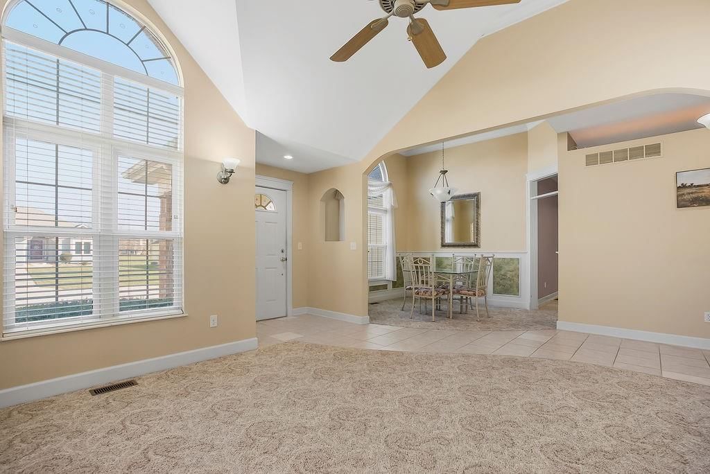 614 Meadowlark Drive — photo 3